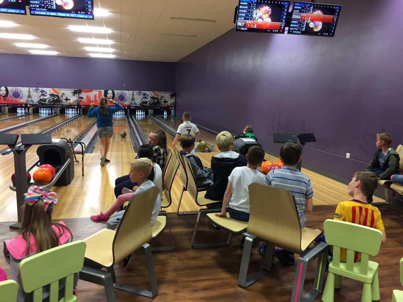 fireside bowling alley hours